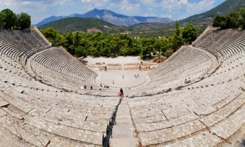 Θέατρο και άνθρωπος: Ένας πολυδιάστατος διάλογος.